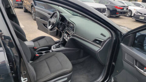 2019 Hyundai Elantra SE