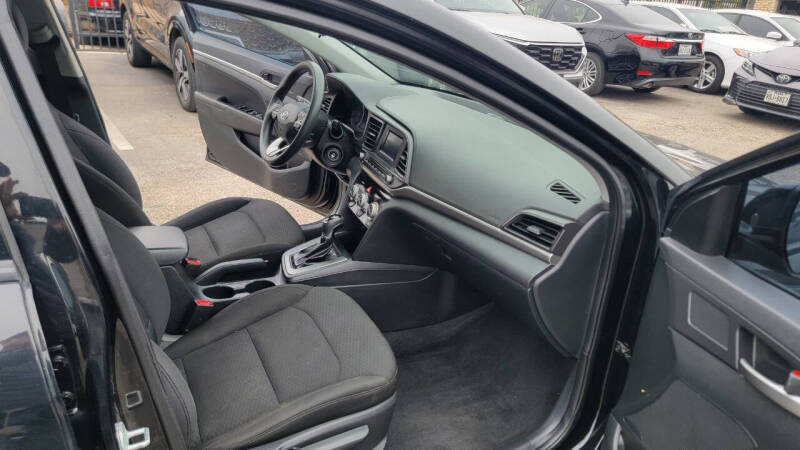 2019 Hyundai Elantra SE