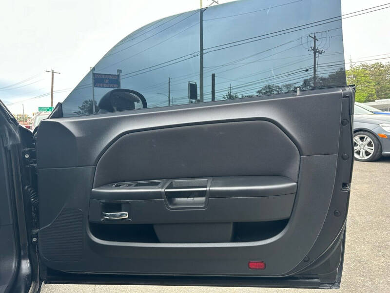 2014 Dodge Challenger SRT8 Core