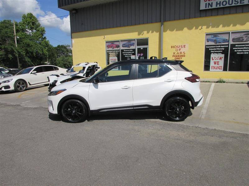 2023 Nissan Kicks SR