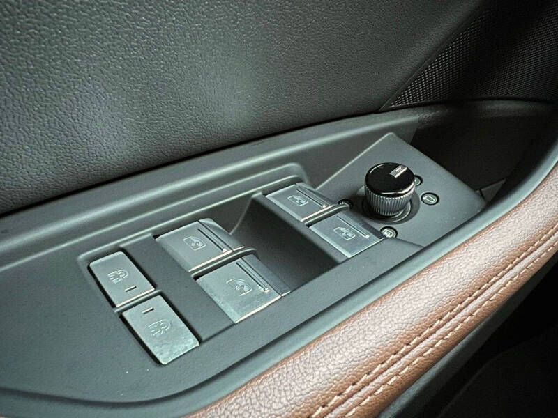 2023 Audi e-tron quattro Premium Plus