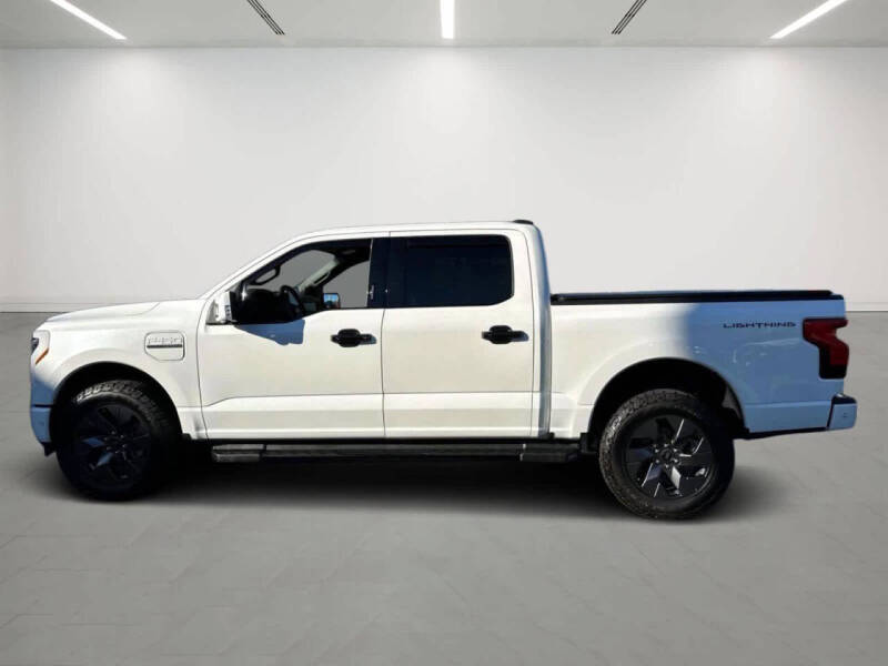 2022 Ford F-150 Lightning Lariat