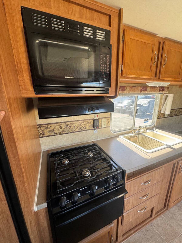 2009 Komfort Ridgecrest