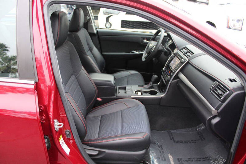 2015 Toyota Camry Hybrid SE