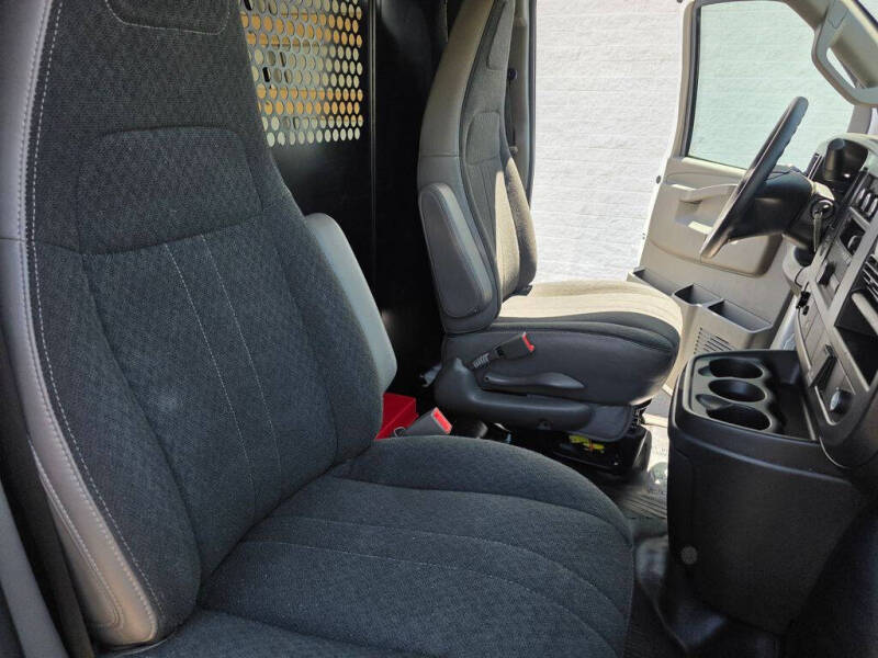 2025 GMC Savana 2500