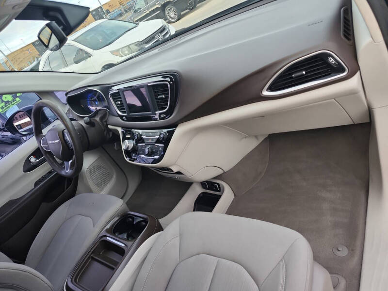 2017 Chrysler Pacifica Touring