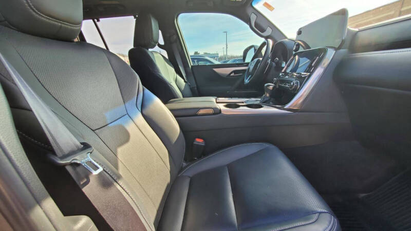 2024 Lexus LX 600 F SPORT Handling