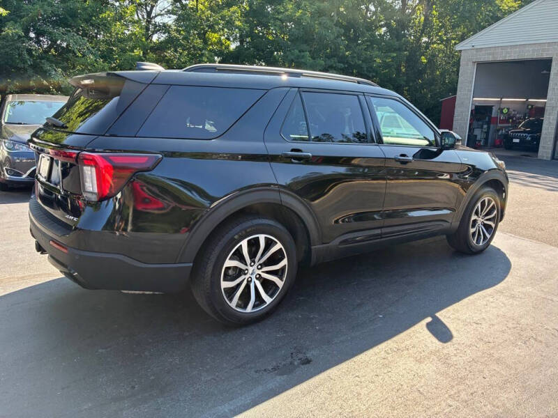 2025 Ford Explorer ST-Line