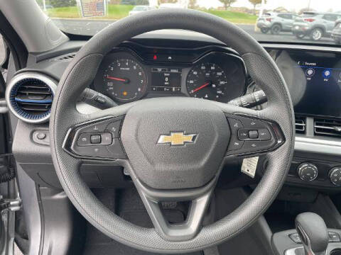 2025 Chevrolet Trax LS