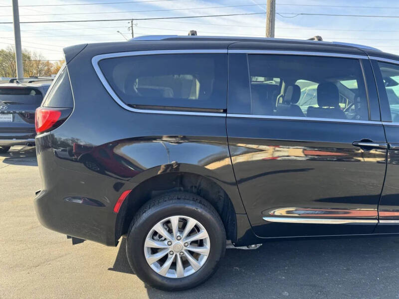2019 Chrysler Pacifica Touring L