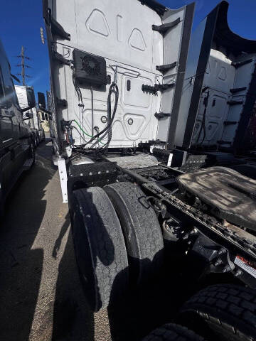 2020 Freightliner Cascadia