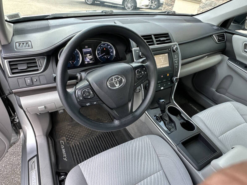 2017 Toyota Camry LE