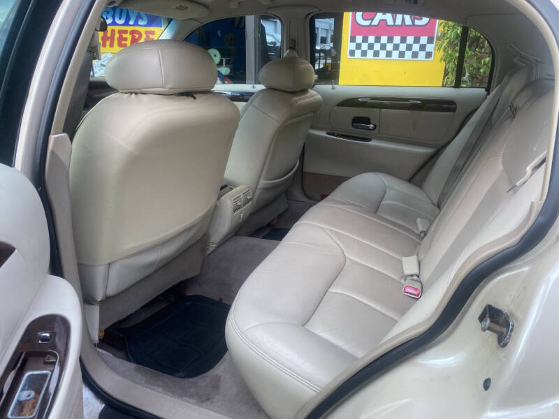 2000 Lincoln Town Car Cartier