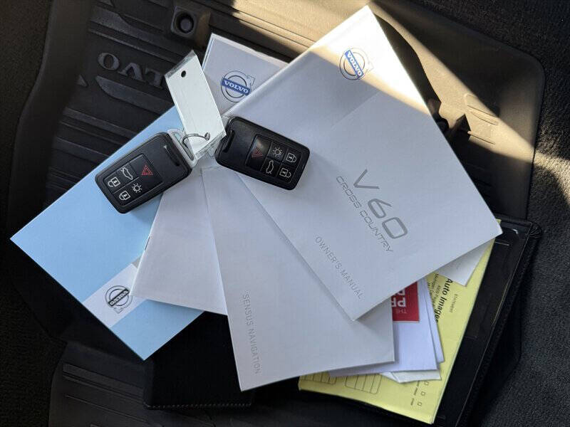 2015 Volvo V60 Cross Country T5