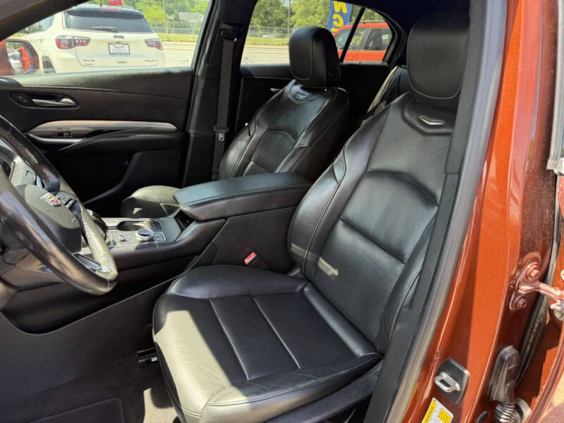 2019 Cadillac XT4 Premium Luxury