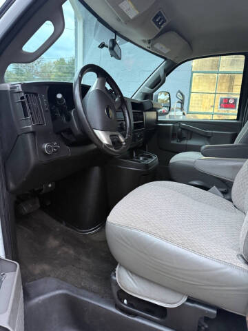2017 Chevrolet Express LS 2500