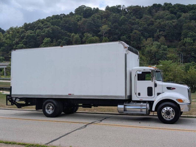 2007 Peterbilt 335