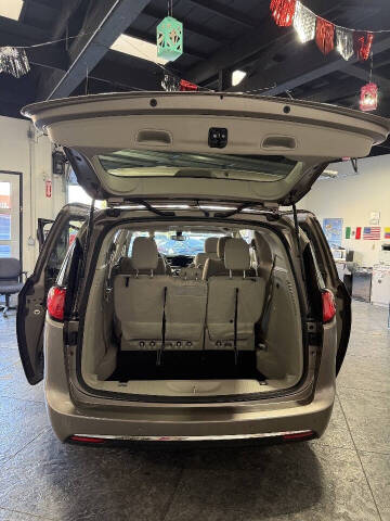 2018 Chrysler Pacifica Hybrid Touring Plus