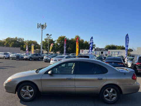 2003 Ford Taurus SE