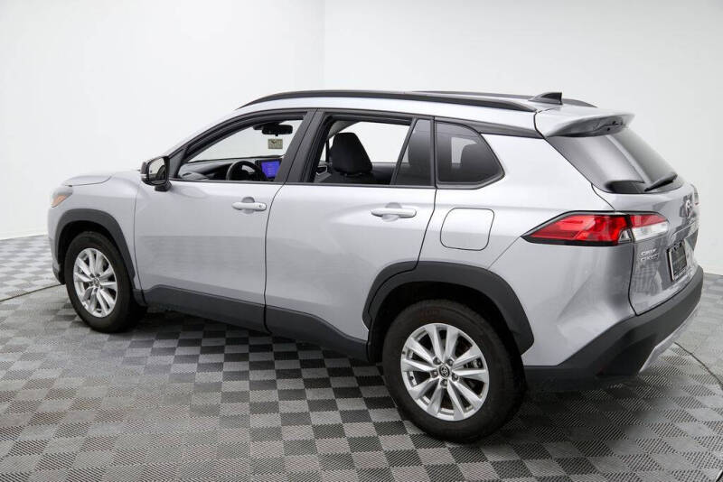 2025 Toyota Corolla Cross LE