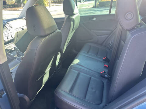 2017 Volkswagen Tiguan 2.0T Wolfsburg Edition 4Motion