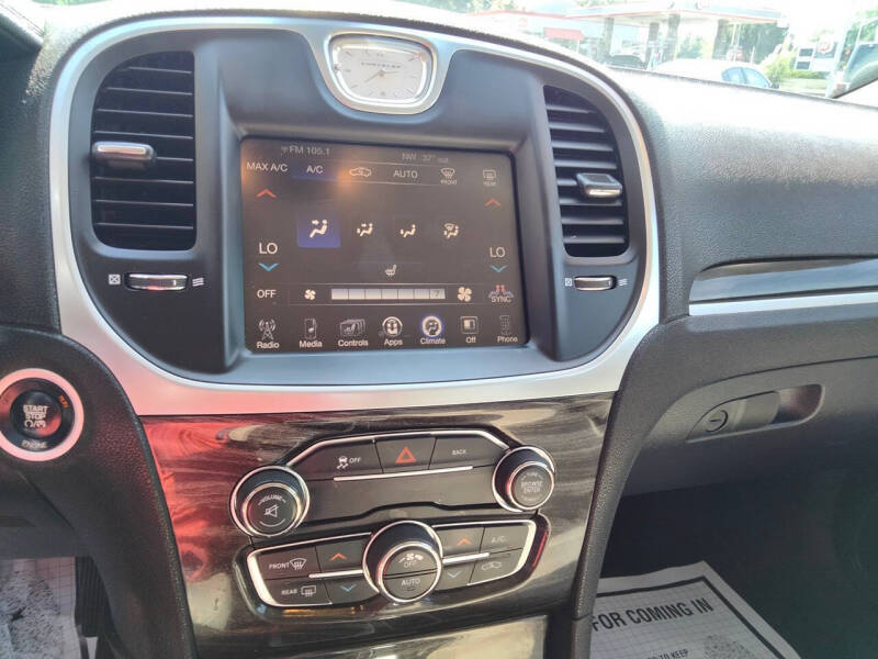 2015 Chrysler 300 Limited