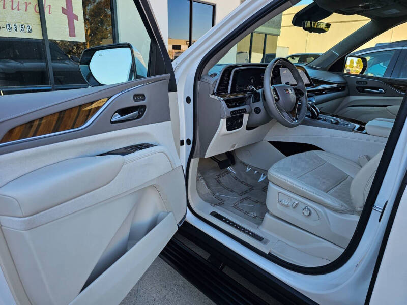 2024 Cadillac Escalade Sport Platinum