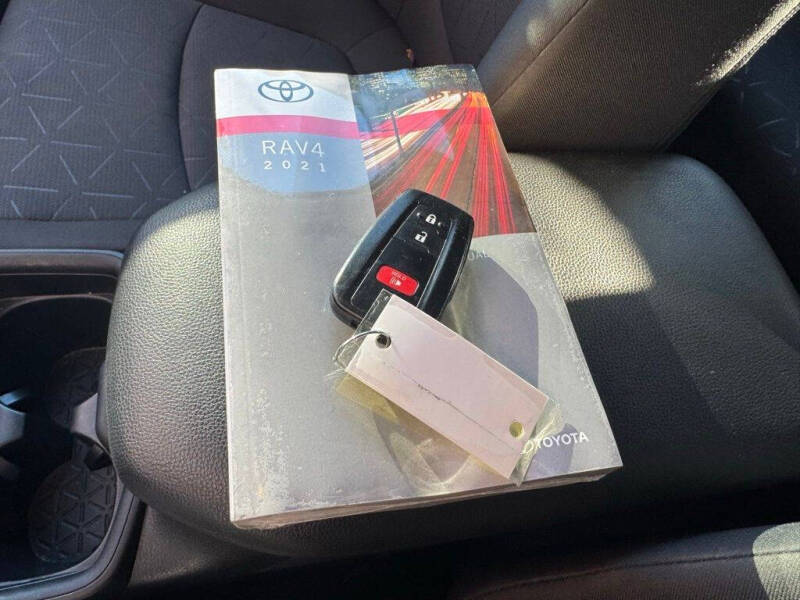 2021 Toyota RAV4 XLE