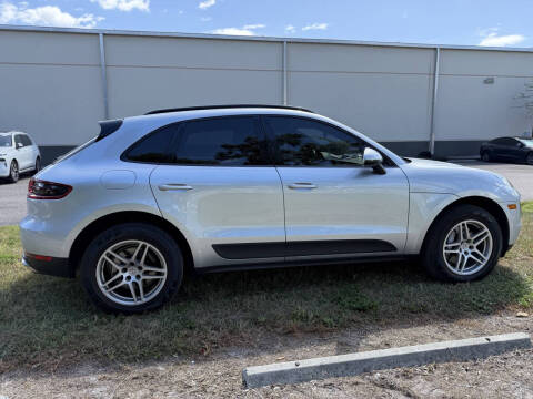 2017 Porsche Macan