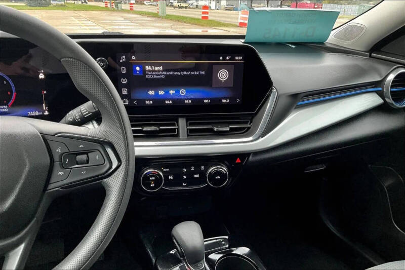 2025 Chevrolet Trax LT