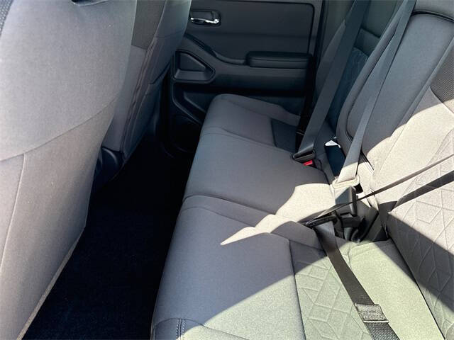 2025 Nissan Frontier SV