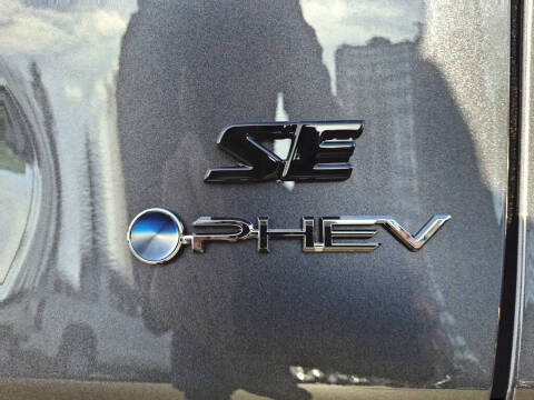 2025 Toyota RAV4 Plug-in Hybrid SE