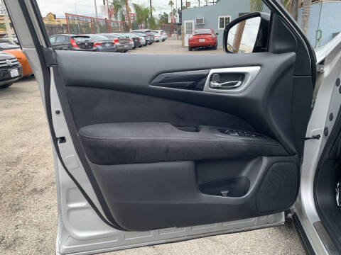 2015 Nissan Pathfinder SV