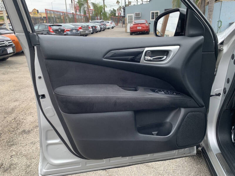 2015 Nissan Pathfinder SV