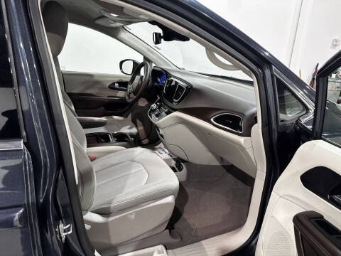 2020 Chrysler Pacifica Touring