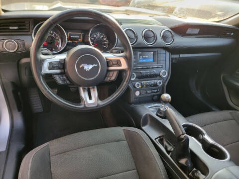 2015 Ford Mustang V6
