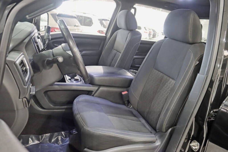 2018 Nissan Titan SV