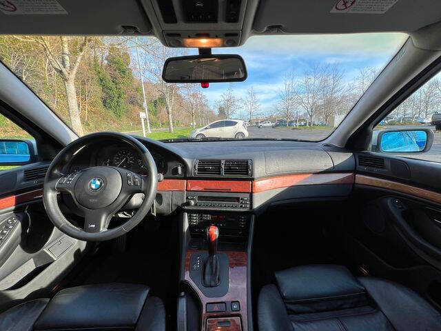 2002 BMW 5 Series 525i