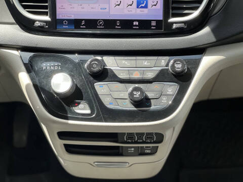 2022 Chrysler Pacifica Touring L