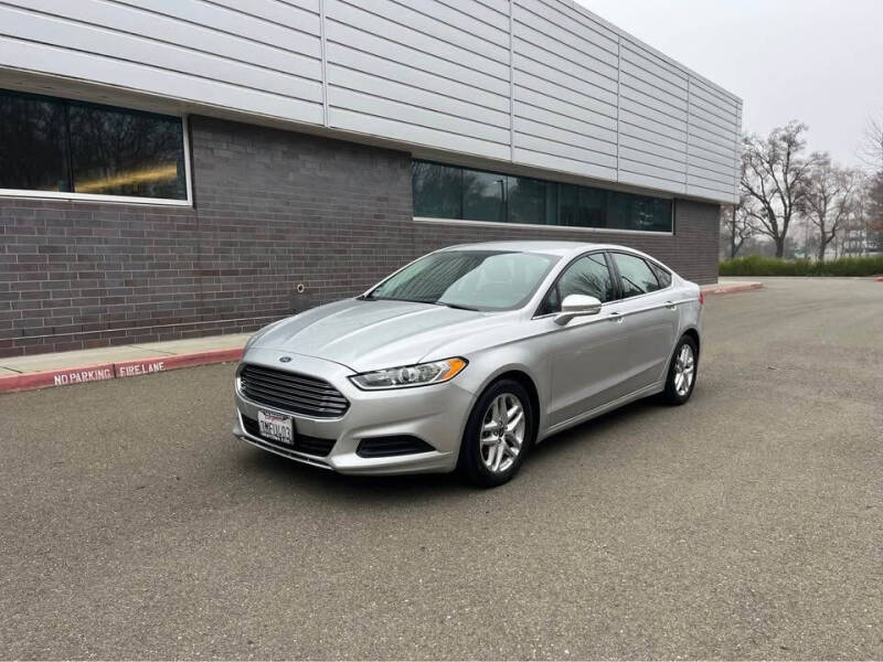 2016 Ford Fusion SE's photo