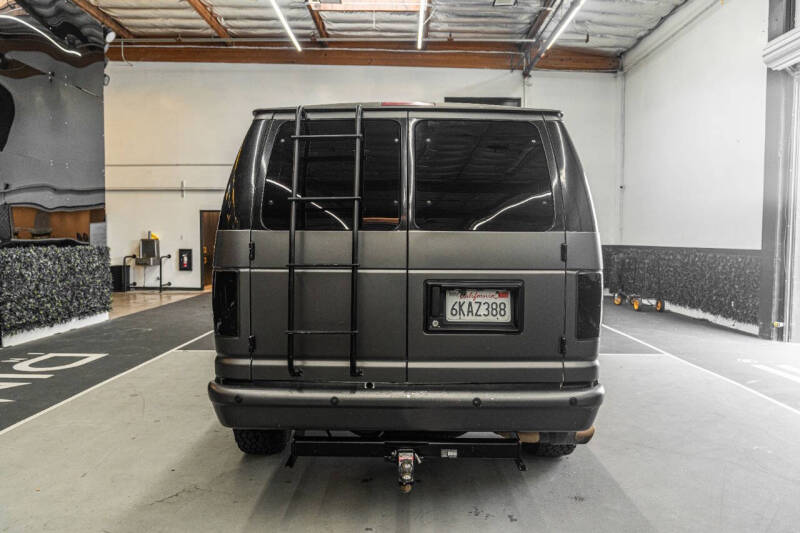 2010 Ford E-Series E-350 SD XLT