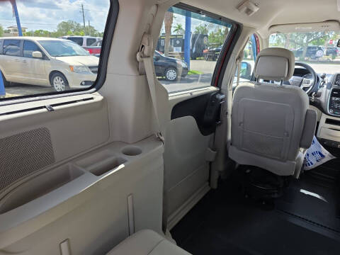 2015 Chrysler Town and Country Touring-L