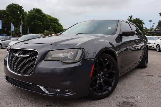 2019 Chrysler 300 for sale at OCEAN AUTO SALES in Miami FL