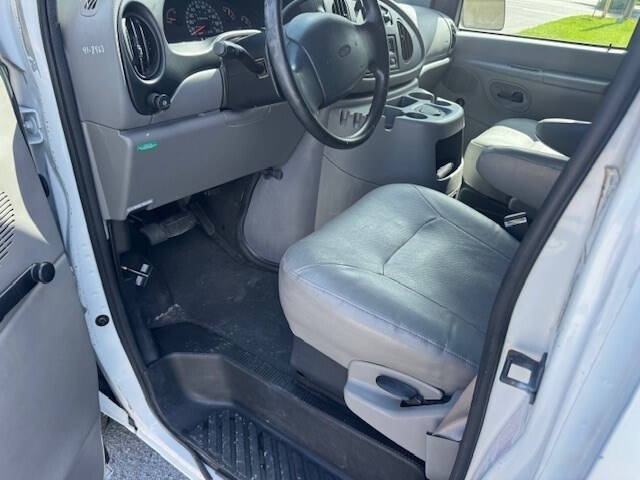 2001 Ford E-Series E-150