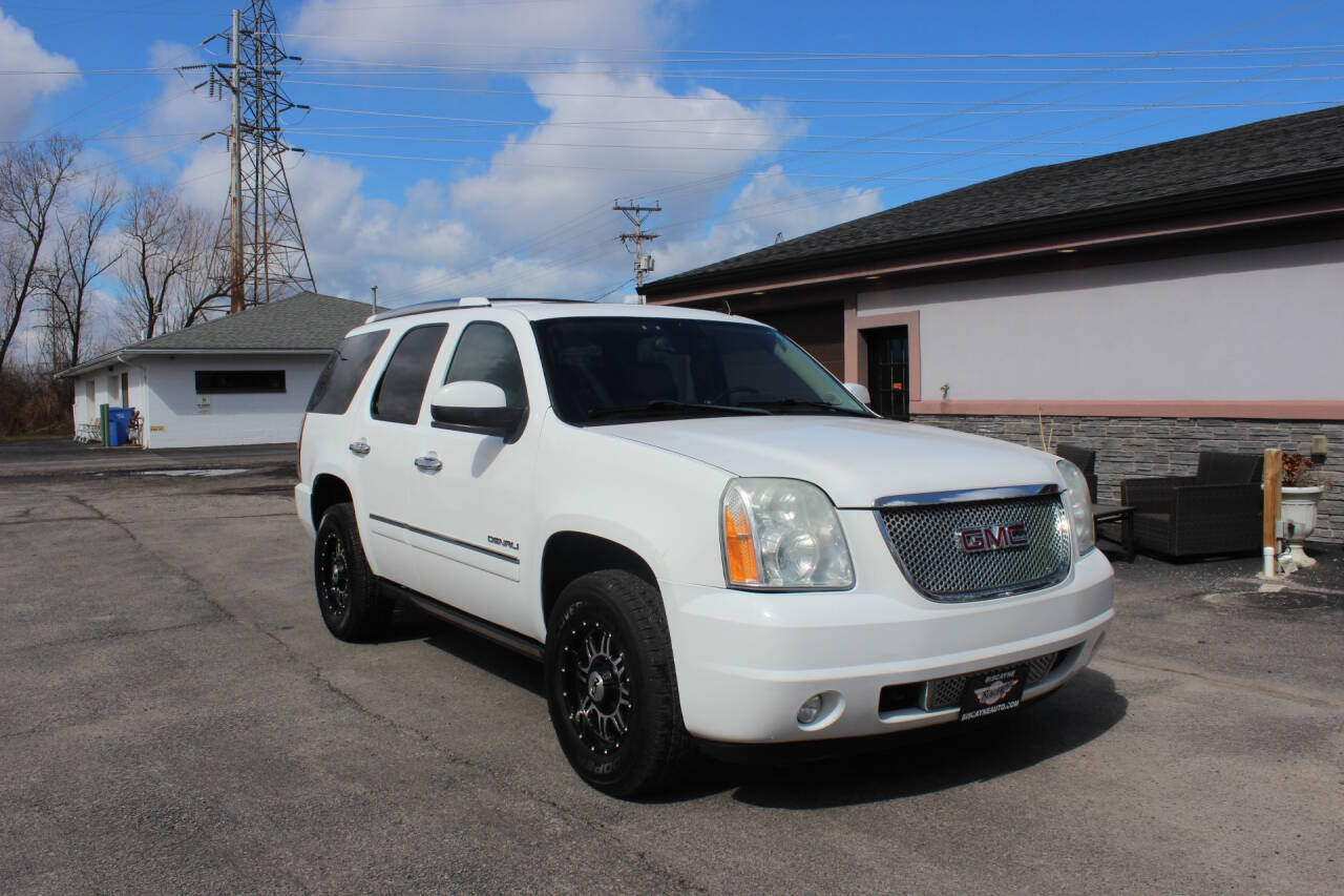 White 2011 GMC Yukon Denali AWD Denali 4dr SUV 1