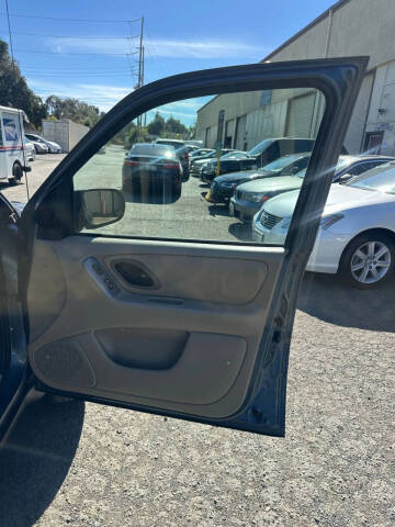 2005 Ford Escape XLT