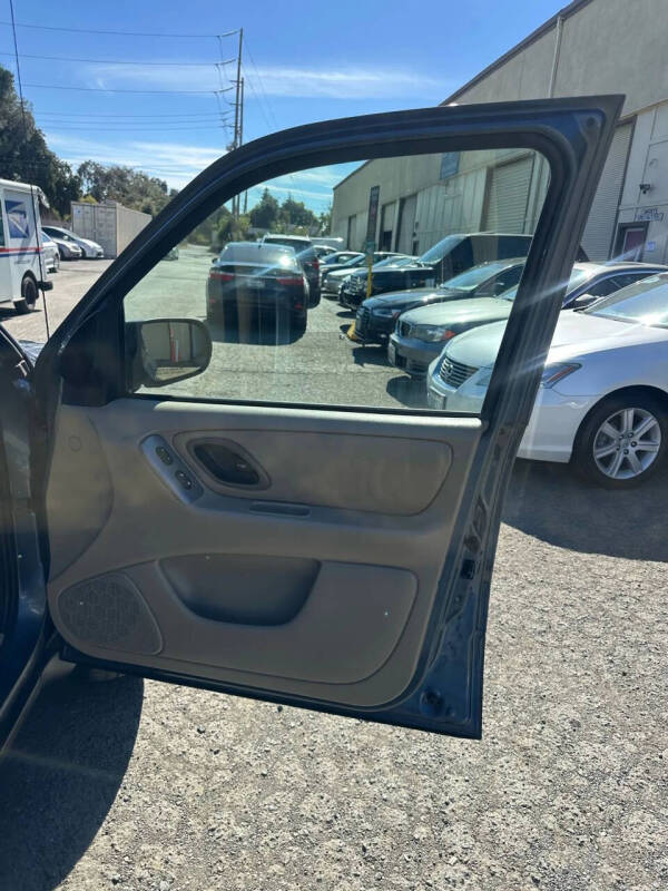 2005 Ford Escape XLT