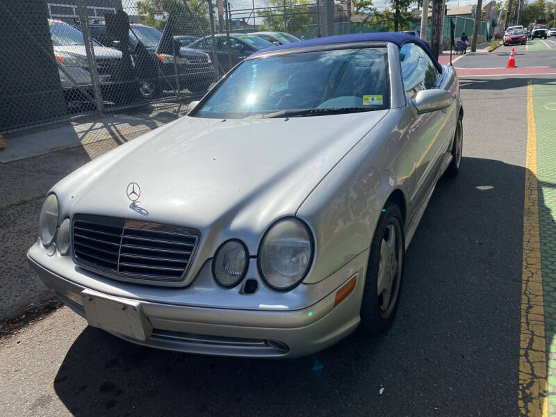 2001 Mercedes-Benz CLK for sale at DEALS ON WHEELS in Newark NJ