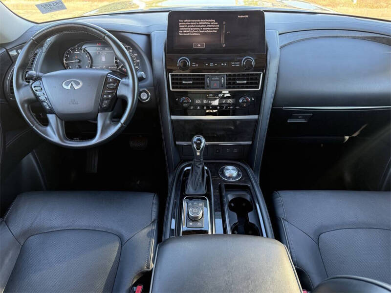 2022 Infiniti QX80 Luxe