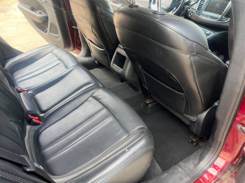 2017 Chrysler 200 Limited